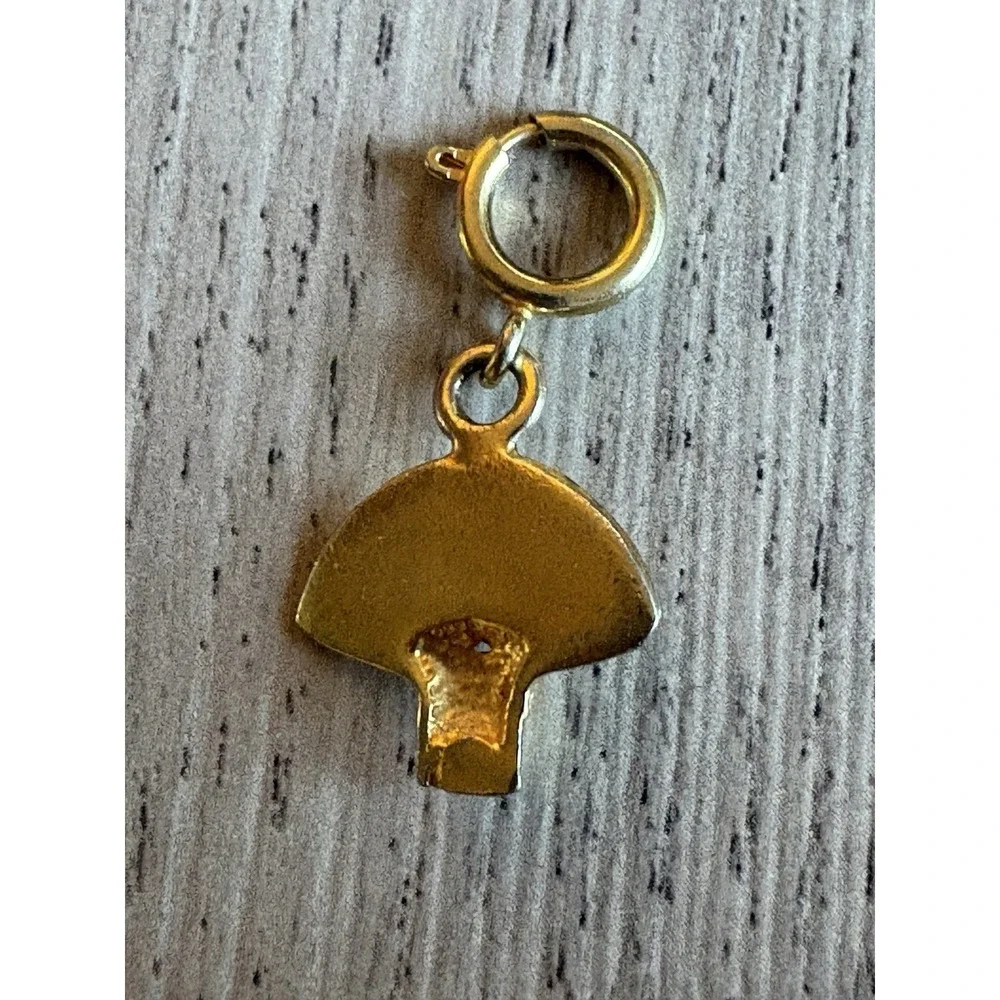 Rare Vintage Basketball Hoop/Net Gold Colored pendant NBA fans